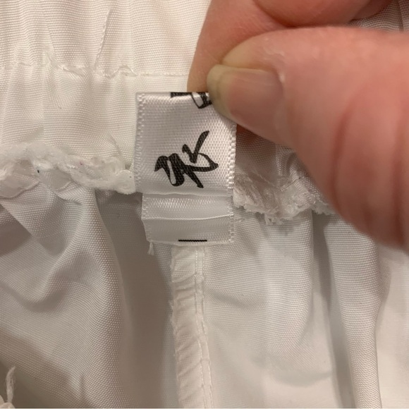 Eazy's White Cargo Pants - Picture 2 of 11